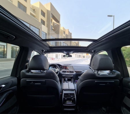 Miete BMW X7 2021 in Dubai