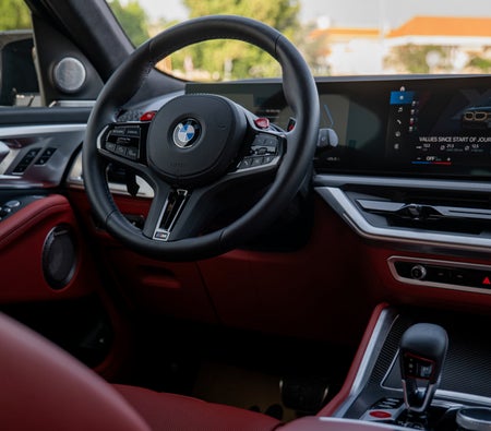 Huur BMW XM 2023 in Dubai