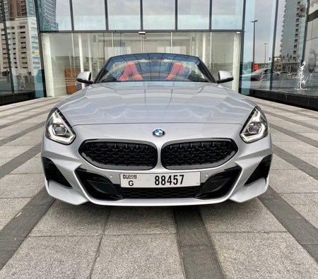 Alquilar BMW Z4 2022 en Dubai