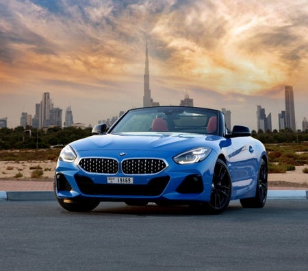 Location BMW Z4 2022 dans Abu Dhabi