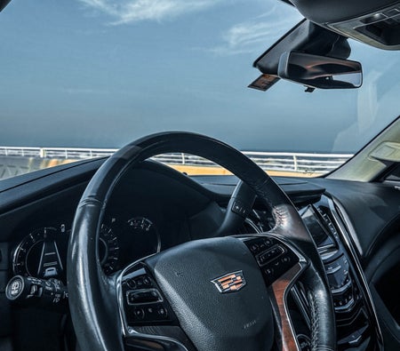 Kira Cadillac merdivenle çıkarak saldırmak 2020 içinde Dubai