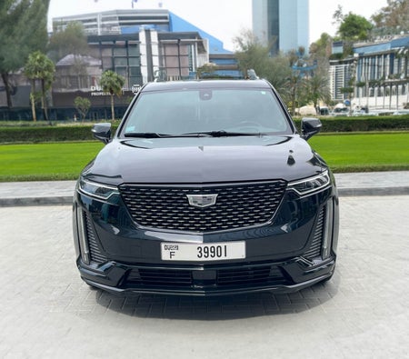 Affitto Cadillac XT6 2023 in Dubai