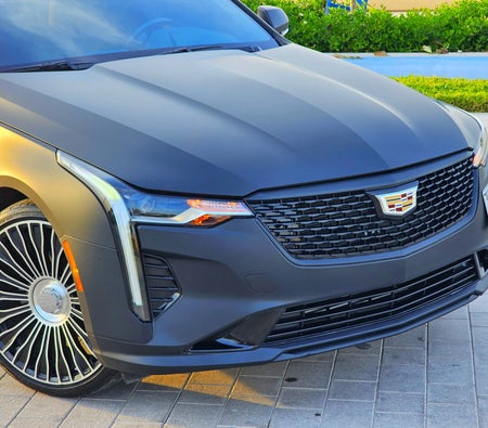 Affitto Cadillac CT4 2022 in Dubai