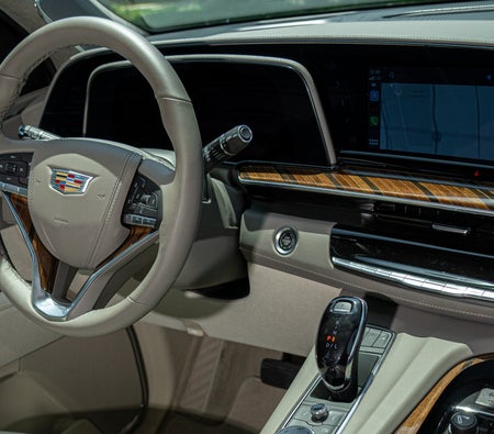 Huur Cadillac Escalade Platinum Sport 2023 in Dubai