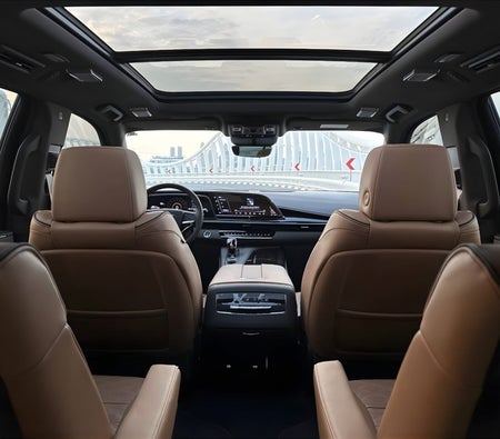 Location Cadillac Escalade Platine Sport 2023 dans Dubai