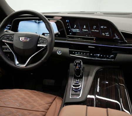 Huur Cadillac Escalade Platinum Sport 2023 in Dubai