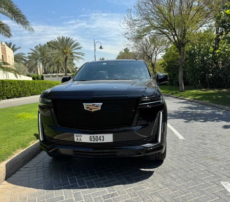 Huur Cadillac Escalade Platinum Sport 2024 in Dubai