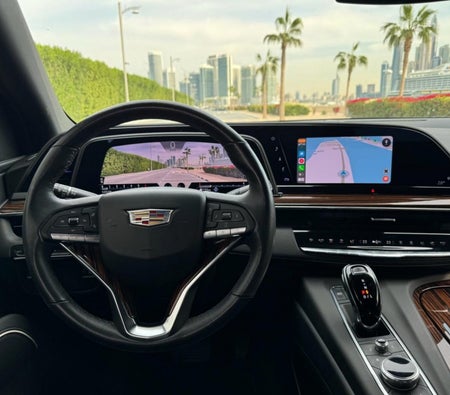 Alquilar Cadillac Escalado 2021 en Dubai