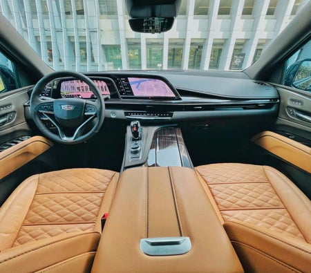 Alquilar Cadillac Escalade Sport 2021 en Dubai