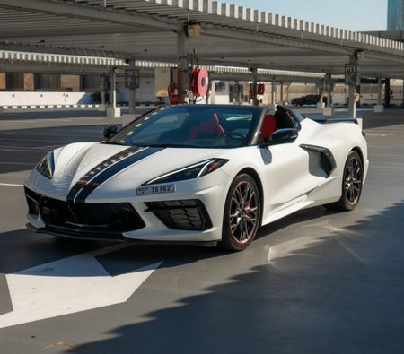 Affitto Chevrolet Corvette C8 Stingray decappottabile 2023 in Dubai