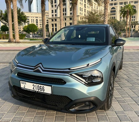 Huur Citroën C4 2023 in Dubai