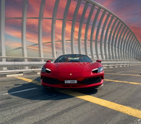 Alquilar Ferrari 296 GTS Araña 2023 en Dubai
