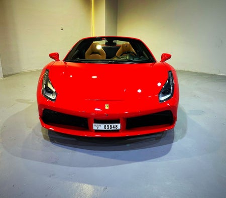 Alquilar Ferrari 488 araña 2018 en Dubai