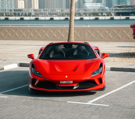 Miete Ferrari F8 Tributo-Spinne 2022 in Dubai