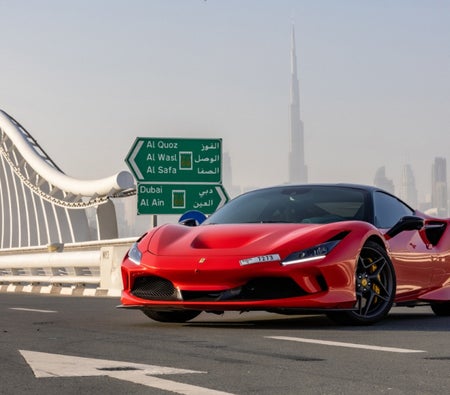 Huur Ferrari F8 Eerbetoon 2021 in Dubai