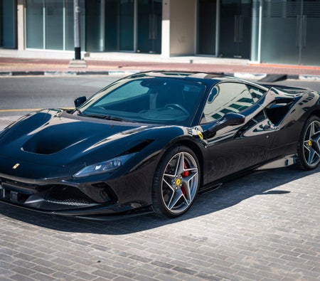 Alquilar Ferrari F8 Tributo 2023 en Dubai