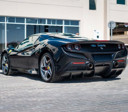Alquilar Ferrari F8 Tributo 2023 en Dubai