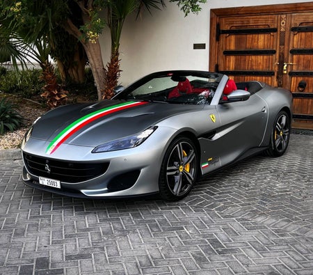 Kira Ferrari Portofino 2020 içinde Dubai