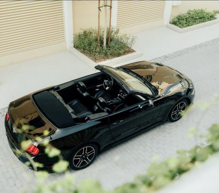 Huur Ford Mustang EcoBoost Convertible V4 2018 in Dubai