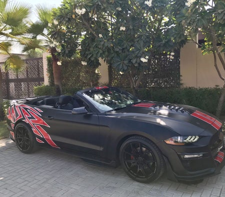 Huur Ford Mustang EcoBoost Convertible V4 2020 in Dubai