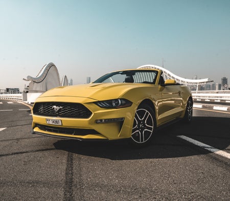 Huur Ford Mustang EcoBoost Convertible V4 2021 in Dubai