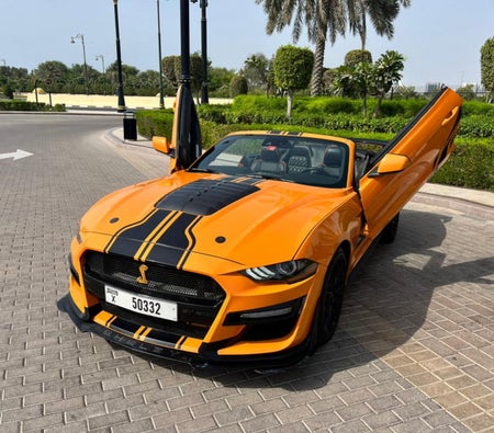 Huur Ford Mustang GT350 Kit Cabrio V4 2021 in Abu Dhabi