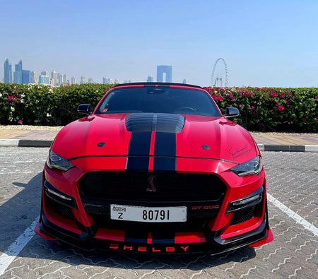 Huur Ford Mustang Shelby GT500 Kit Convertible V8 2022 in Dubai