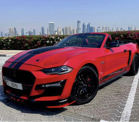 租 福特 野马谢尔比 GT500 套件可转换 V8 2022 在 迪拜