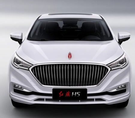 Affitto Hongqi H5 2019 in Moscato