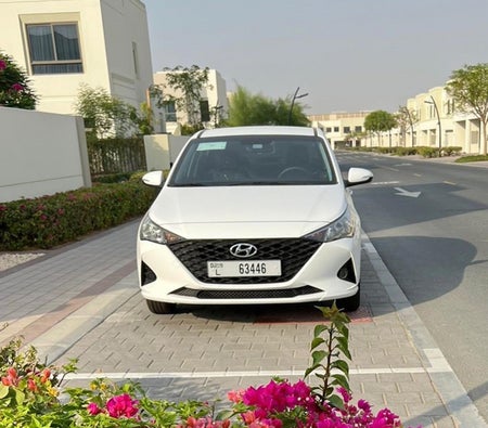 Miete Hyundai Akzent 2023 in Dubai