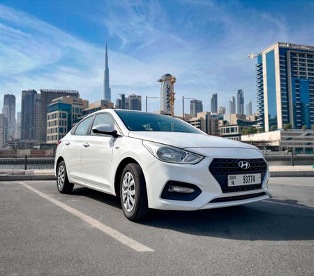 Miete Hyundai Akzent 2019 in Dubai