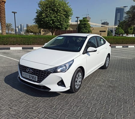Huur Hyundai Accent 2022 in Ajman