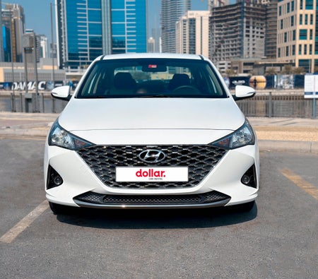 Huur Hyundai Accent 2022 in Fujairah