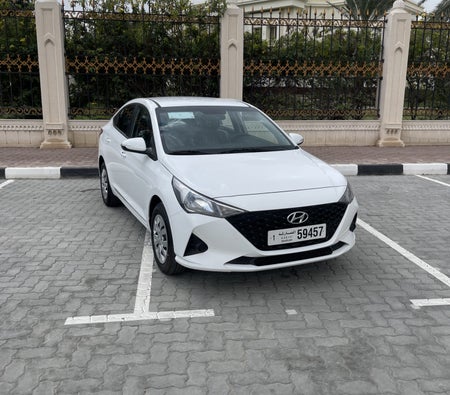 Huur Hyundai Accent 2023 in Dubai