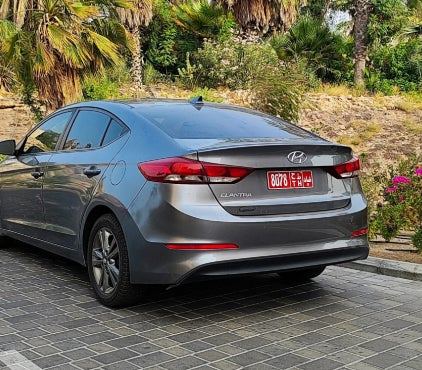 Huur Hyundai Elantra 2018 in Muscat