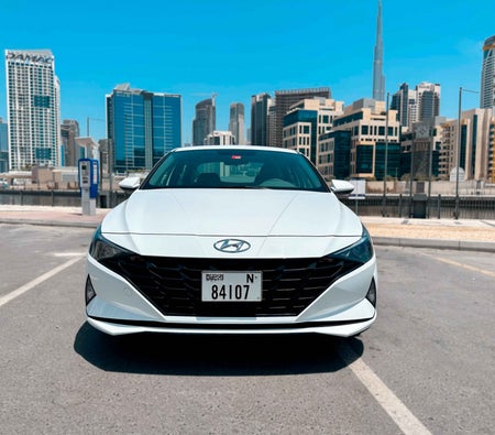 Huur Hyundai Elantra 2022 in Dubai