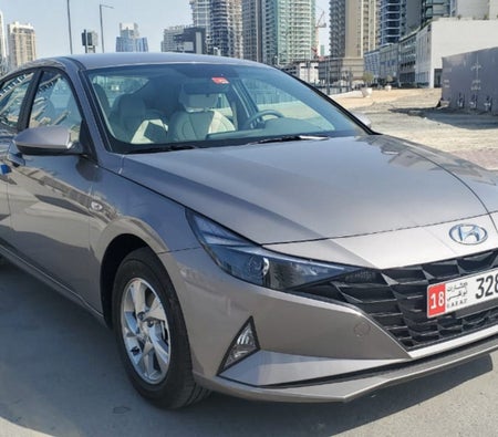 Huur Hyundai Elantra 2023 in Abu Dhabi
