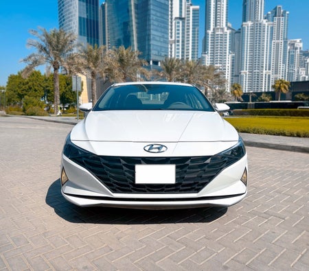 Location Hyundai Elantra 2023 dans Ajman