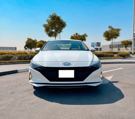 Huur Hyundai Elantra 2023 in Ras Al Khaimah