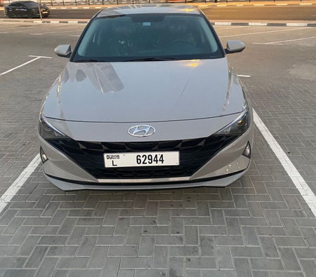 Miete Hyundai Elantra 2023 in Dubai