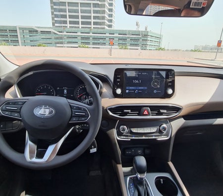 Аренда Hyundai Санта-Фе 2022 в Дубай
