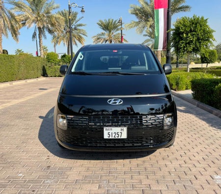 Location Hyundai Staria 9S 2022 dans Dubai