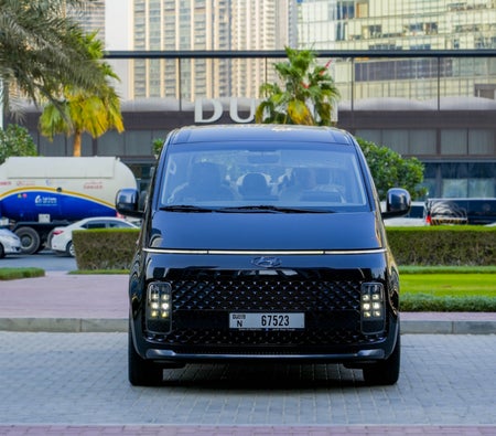 Alquilar Hyundai Estrella 9S 2023 en Dubai
