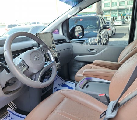 Location Hyundai Staria 9S 2023 dans Abu Dhabi