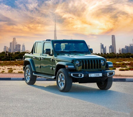 Miete Jeep Wrangler Unlimited Sahara Edition 2021 in Dubai