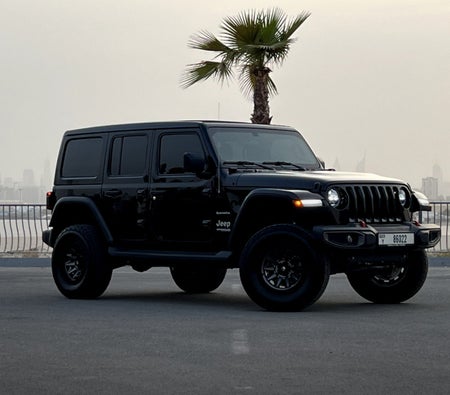 Huur Jeep Wrangler Unlimited Sahara-editie 2021 in Dubai