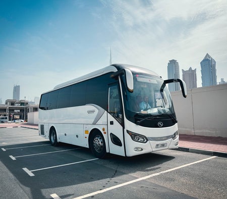 Huur Koning Long 35-zits bus 2022 in Dubai