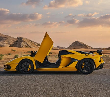 Location Lamborghini Aventador SVJ Roadster 2022 dans Dubai