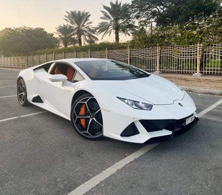 Location Lamborghini Huracán Evo Coupé 2021 dans Dubai