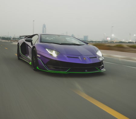 租 兰博基尼 Aventador SVJ 跑车 2020 在 迪拜